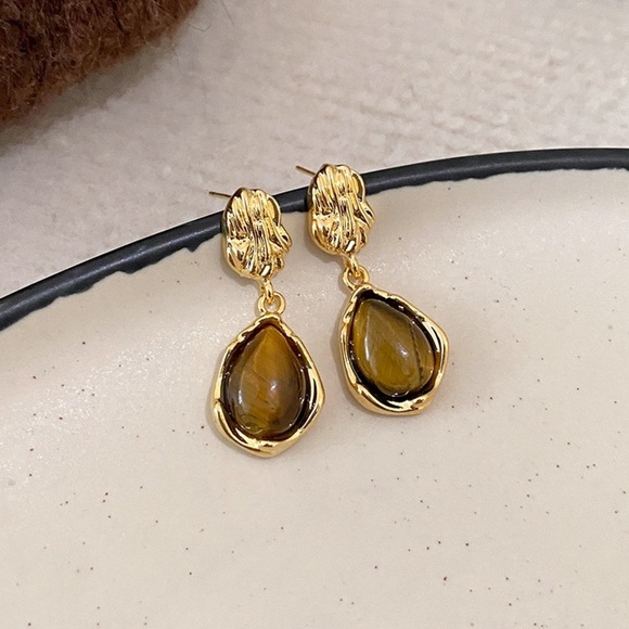 Anthropologie Jewelry - Anthropologie Gold and Brown Drop Earrings